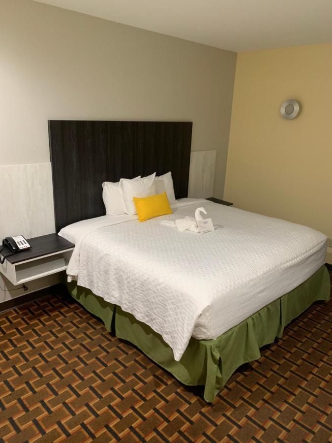 Homestay Inn & Suites Единбург Екстер'єр фото